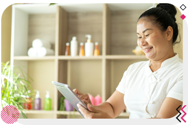 lady receiving a welcome email